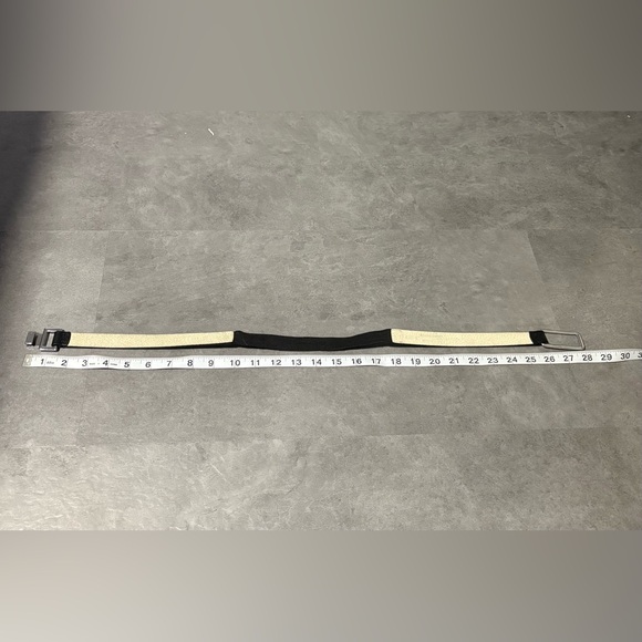 WHBM • Slim Black Belt - Picture 5 of 8